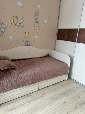 Продам трехкомнатную (3-комн.) квартиру, Парковая ул, 2к1, Белоглинка с