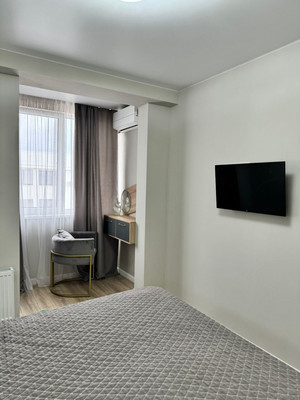 Продам трехкомнатную (3-комн.) квартиру, Парковая ул, 2к1, Белоглинка с