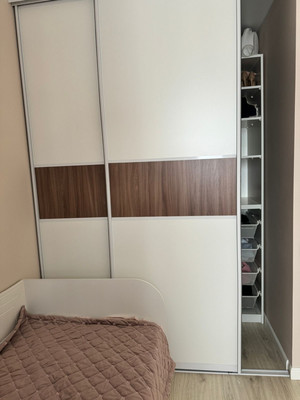 Продам трехкомнатную (3-комн.) квартиру, Парковая ул, 2к1, Белоглинка с