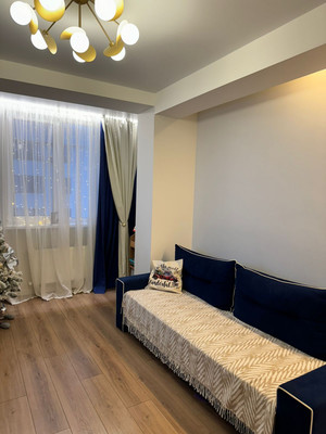 Продам трехкомнатную (3-комн.) квартиру, Парковая ул, 2к1, Белоглинка с