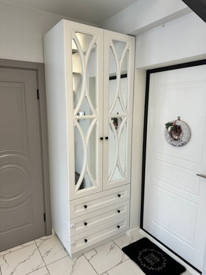 Продам трехкомнатную (3-комн.) квартиру, Парковая ул, 2к1, Белоглинка с