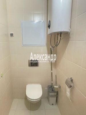 Продам двухкомнатную (2-комн.) квартиру, Нефтехимиков ул, 24А, Кириши г