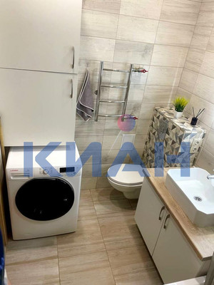 Продам двухкомнатную (2-комн.) квартиру, Норильская ул, 5, Красноярск г