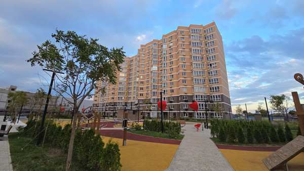 Продам трехкомнатную (3-комн.) квартиру, Ветеранов ул, 85к1, Краснодар г