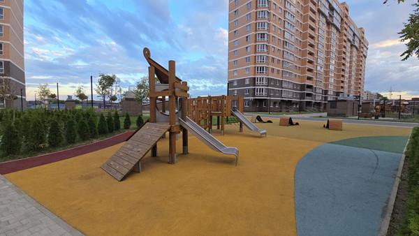 Продам трехкомнатную (3-комн.) квартиру, Ветеранов ул, 85к1, Краснодар г