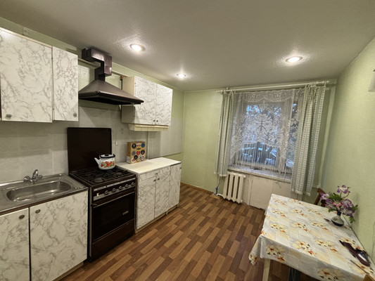 Продам однокомнатную (1-комн.) квартиру, Зои Космодемьянской ул, 48, Сыктывкар г