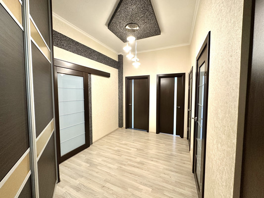 Продам двухкомнатную (2-комн.) квартиру, Дунина-Горкавича ул, 15, Ханты-Мансийск г