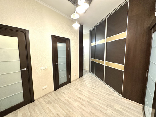 Продам двухкомнатную (2-комн.) квартиру, Дунина-Горкавича ул, 15, Ханты-Мансийск г