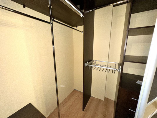 Продам двухкомнатную (2-комн.) квартиру, Дунина-Горкавича ул, 15, Ханты-Мансийск г