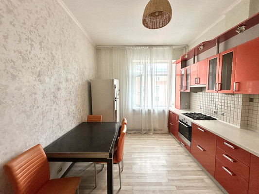 Продам двухкомнатную (2-комн.) квартиру, Дунина-Горкавича ул, 15, Ханты-Мансийск г