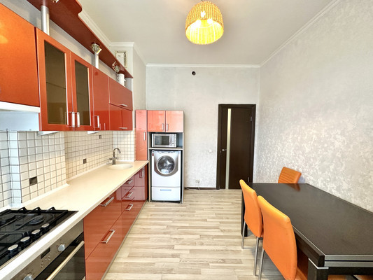 Продам двухкомнатную (2-комн.) квартиру, Дунина-Горкавича ул, 15, Ханты-Мансийск г