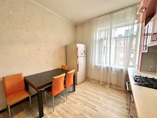 Продам двухкомнатную (2-комн.) квартиру, Дунина-Горкавича ул, 15, Ханты-Мансийск г