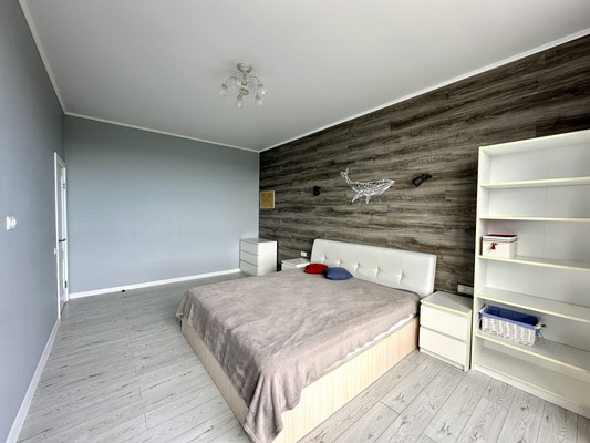 Продам двухкомнатную (2-комн.) квартиру, Гагарина ул, 35, Ханты-Мансийск г