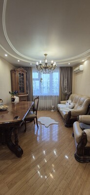 Продам трехкомнатную (3-комн.) квартиру, Производственная ул, 2к1, Москва г