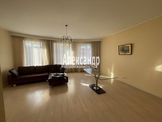 Продам трехкомнатную (3-комн.) квартиру, Композиторов ул, 10, Санкт-Петербург г