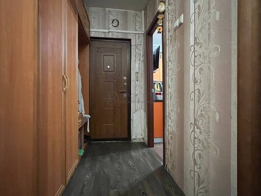 Продам трехкомнатную (3-комн.) квартиру, Донецкая ул, 18к1, Москва г