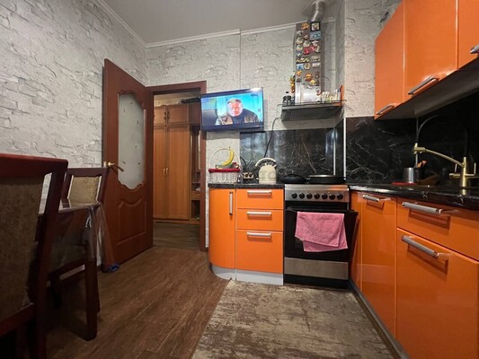 Продам трехкомнатную (3-комн.) квартиру, Донецкая ул, 18к1, Москва г
