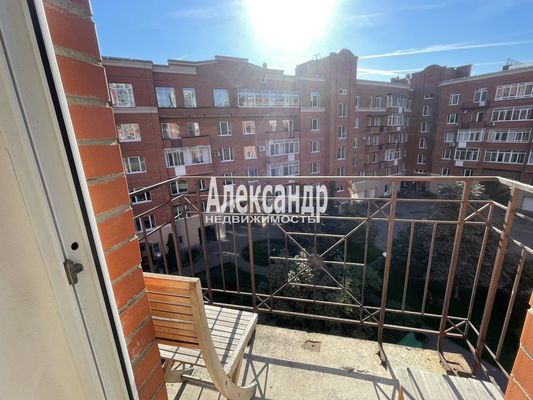 Продам трехкомнатную (3-комн.) квартиру, Композиторов ул, 10, Санкт-Петербург г