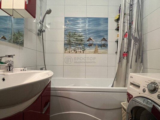 Продам трехкомнатную (3-комн.) квартиру, Донецкая ул, 18к1, Москва г
