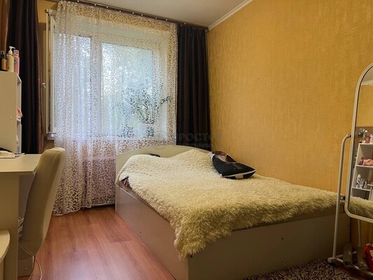 Продам трехкомнатную (3-комн.) квартиру, Донецкая ул, 18к1, Москва г