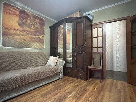 Продам трехкомнатную (3-комн.) квартиру, Донецкая ул, 18к1, Москва г