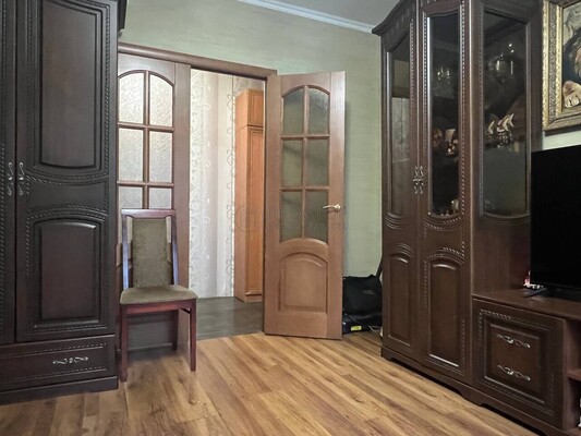 Продам трехкомнатную (3-комн.) квартиру, Донецкая ул, 18к1, Москва г