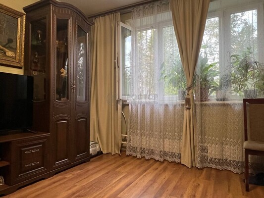 Продам трехкомнатную (3-комн.) квартиру, Донецкая ул, 18к1, Москва г