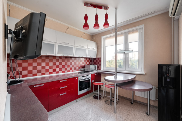 Продам двухкомнатную (2-комн.) квартиру, Батайский проезд, 3, Москва г