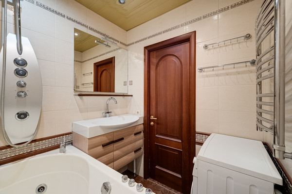 Продам двухкомнатную (2-комн.) квартиру, Батайский проезд, 3, Москва г