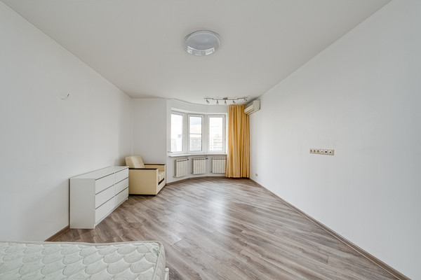 Продам двухкомнатную (2-комн.) квартиру, Кастанаевская ул, 45к2, Москва г