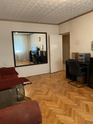 Продам двухкомнатную (2-комн.) квартиру, Маршала Федоренко ул, 10к2, Москва г