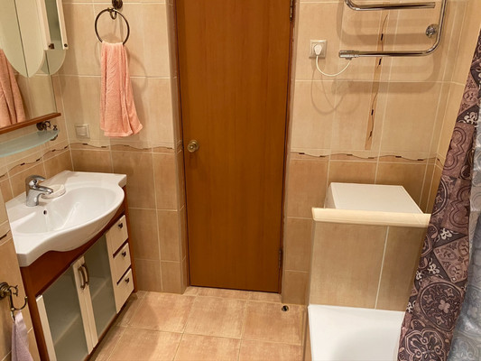 Продам двухкомнатную (2-комн.) квартиру, Соловьиная Роща ул, 9, Москва г
