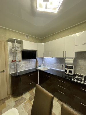 Продам трехкомнатную (3-комн.) квартиру, Геологическая ул, 4, Липецк г