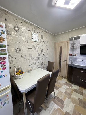 Продам трехкомнатную (3-комн.) квартиру, Геологическая ул, 4, Липецк г