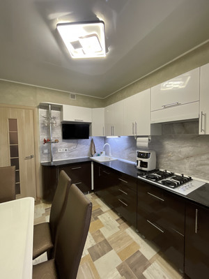 Продам трехкомнатную (3-комн.) квартиру, Геологическая ул, 4, Липецк г