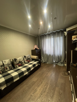 Продам трехкомнатную (3-комн.) квартиру, Геологическая ул, 4, Липецк г