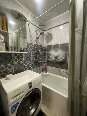 Продам трехкомнатную (3-комн.) квартиру, Геологическая ул, 4, Липецк г