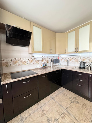 Продам трехкомнатную (3-комн.) квартиру, Южная ул, 25, Дрожжино рп