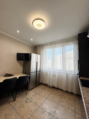 Продам трехкомнатную (3-комн.) квартиру, Южная ул, 25, Дрожжино рп