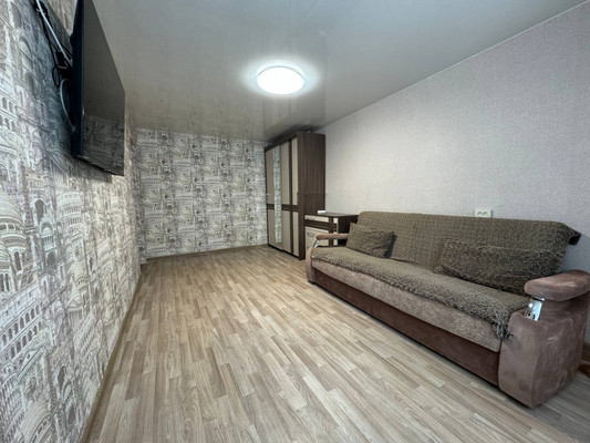 Продам двухкомнатную (2-комн.) квартиру, Октябрьский пр-кт, 17к2, Комсомольск-на-Амуре г