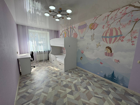 Продам двухкомнатную (2-комн.) квартиру, Октябрьский пр-кт, 17к2, Комсомольск-на-Амуре г