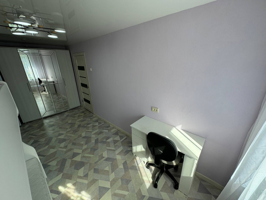 Продам двухкомнатную (2-комн.) квартиру, Октябрьский пр-кт, 17к2, Комсомольск-на-Амуре г