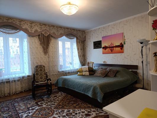 Продам трехкомнатную (3-комн.) квартиру, Бринько пер, 4А, Санкт-Петербург г