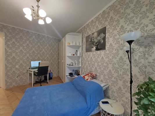 Продам трехкомнатную (3-комн.) квартиру, Бринько пер, 4А, Санкт-Петербург г