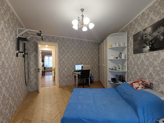Продам трехкомнатную (3-комн.) квартиру, Бринько пер, 4А, Санкт-Петербург г