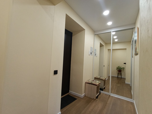 Продам трехкомнатную (3-комн.) квартиру, Бринько пер, 4А, Санкт-Петербург г