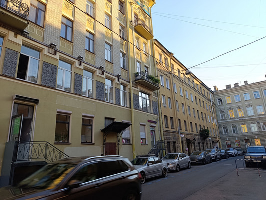 Продам трехкомнатную (3-комн.) квартиру, Бринько пер, 4А, Санкт-Петербург г