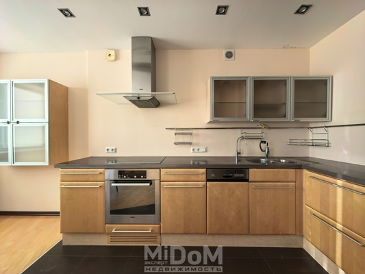 Сдам трехкомнатную (3-комн.) квартиру, Ильюшина ул, 8, Санкт-Петербург г