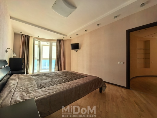 Сдам трехкомнатную (3-комн.) квартиру, Ильюшина ул, 8, Санкт-Петербург г