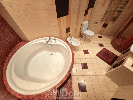 Сдам трехкомнатную (3-комн.) квартиру, Ильюшина ул, 8, Санкт-Петербург г